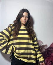 Cargar imagen en el visor de la galería, Felpina gialla a righe marroni🐝
