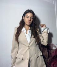 Cargar imagen en el visor de la galería, Blazer beige con camicia 🌾
